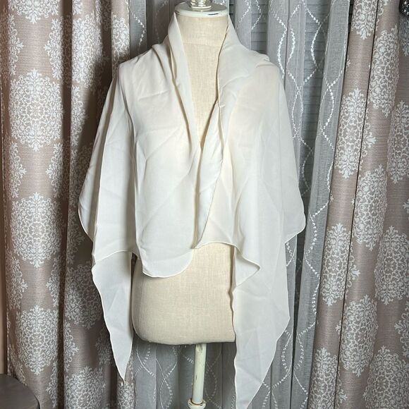 Off white shawl/wrap - Picture 1 of 6